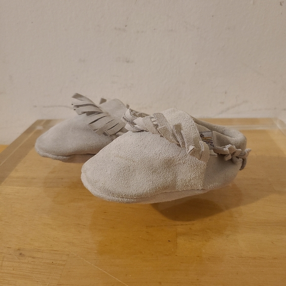 Project Five Suede Baby Moccasins - Picture 4 of 12